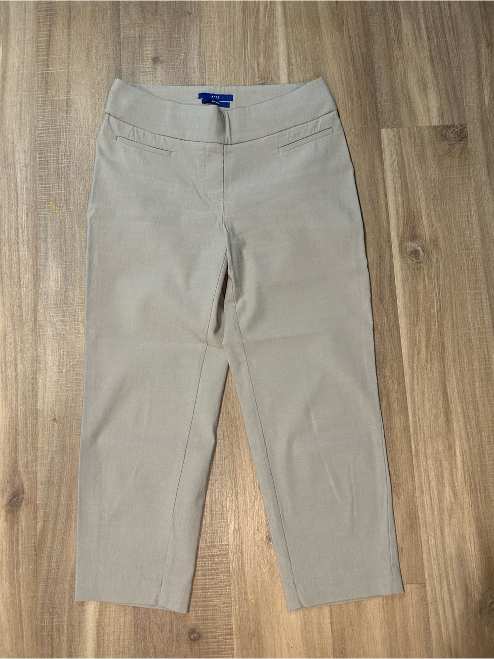 Apt. 9 Women's Light Beige Cropped Slim Pants